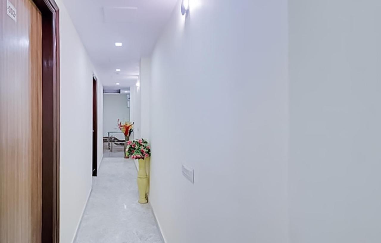 Eco - Near Anand Vihar Hotel New Delhi