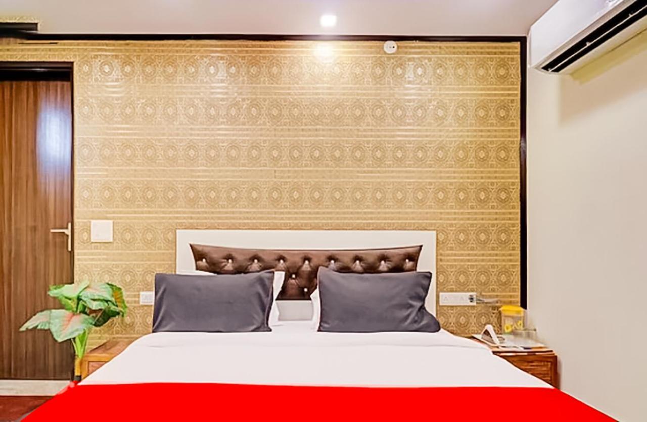 Eco - Near Anand Vihar 3* New Delhi